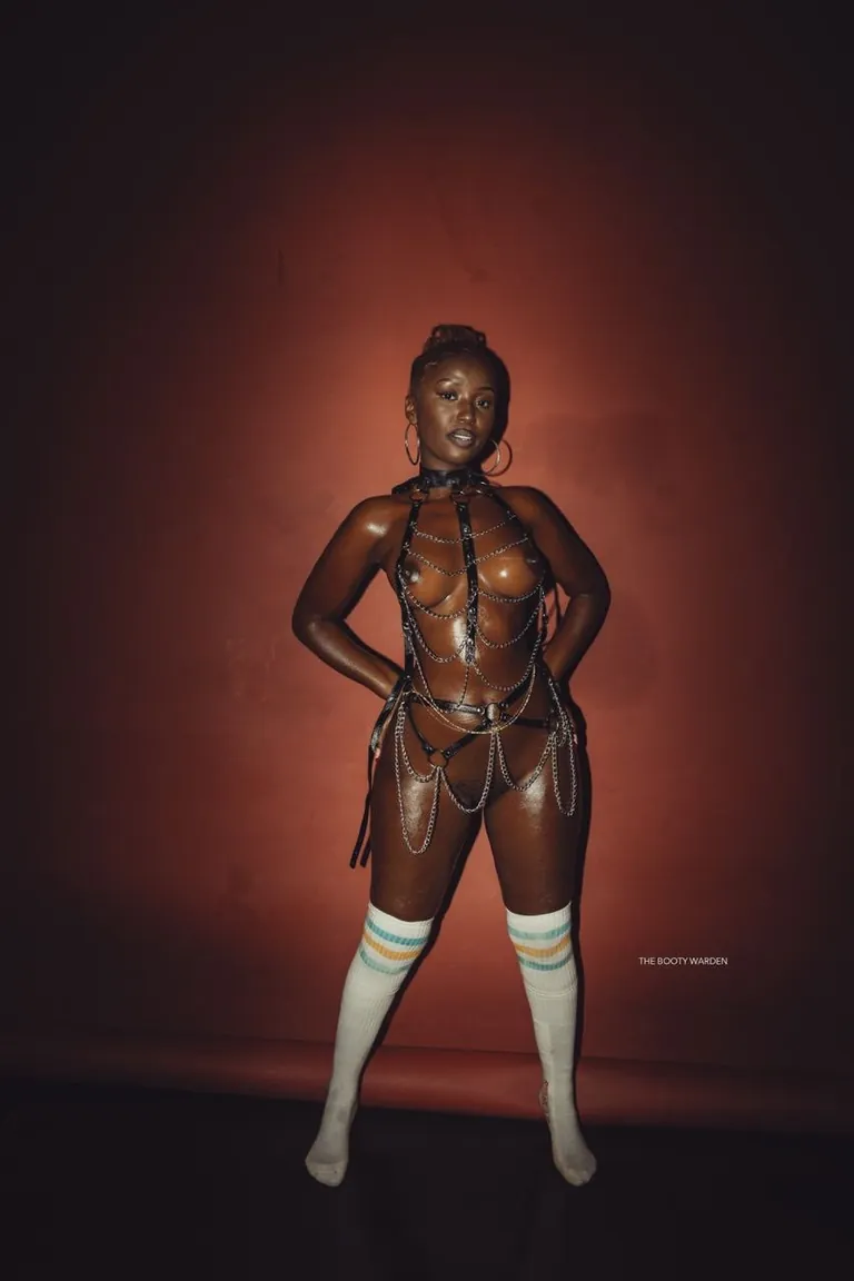 Black women goon album, this sub reddit needs more black queen worship