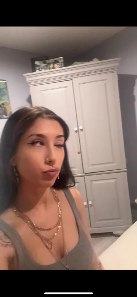 23 female make me laugh