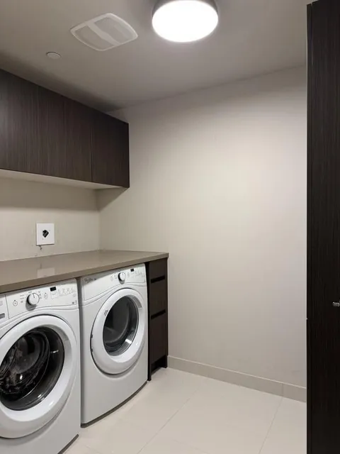 Before and after: doing laundry in dimmed light