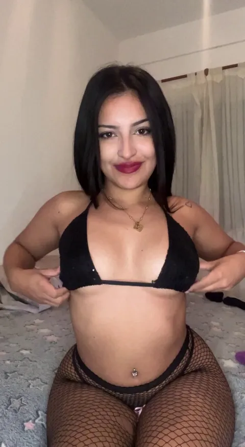 am i the pretty little latina