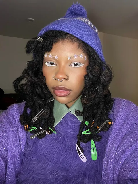 i have just been OBSESSED with doing star eyebrows