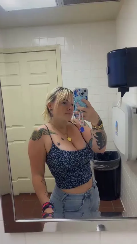 Peek a BOOb ghosties.