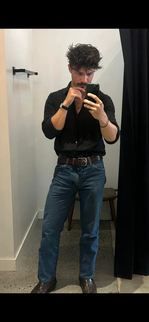 Cultured gentlemen, what do we think of the fit.