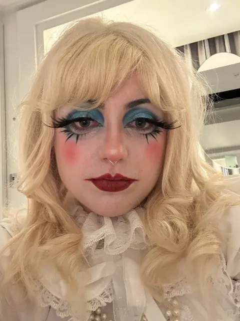 Back at it with the clown vibes