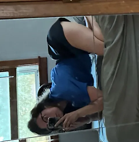 Am I hot for a mom? 🙈🤷🏻‍♀️ f25