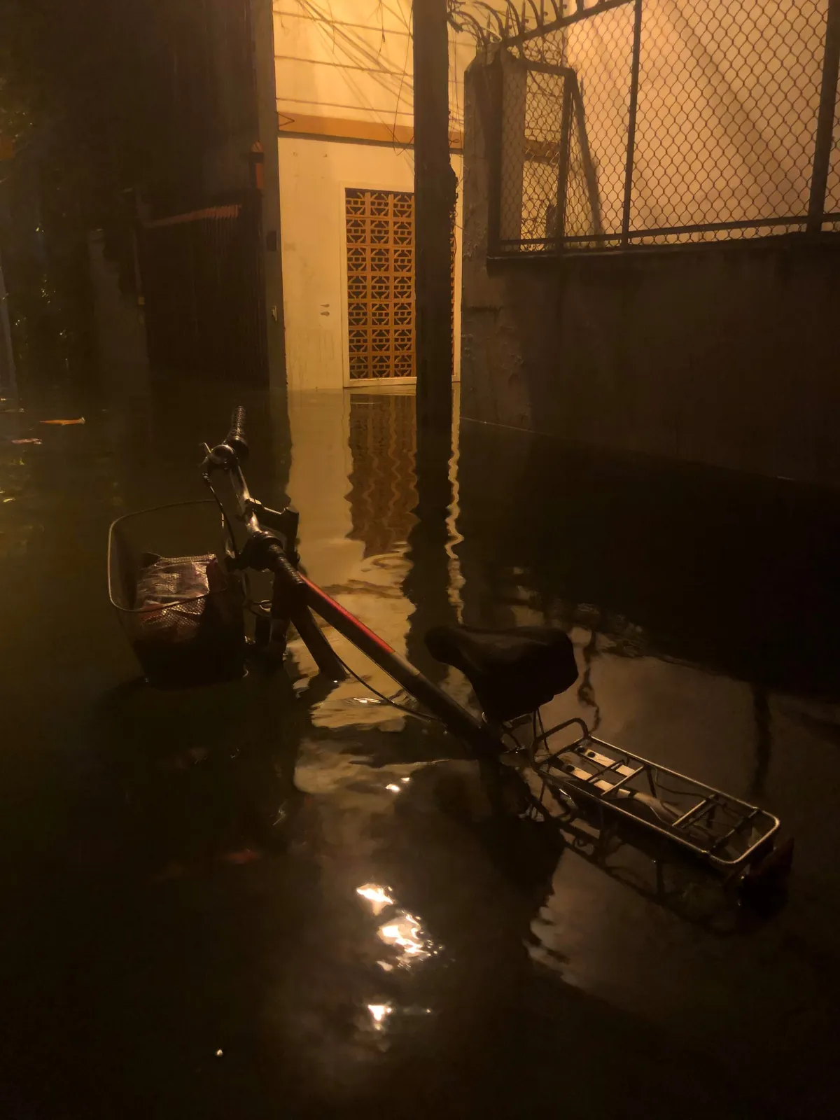 Man heavy rain sucks