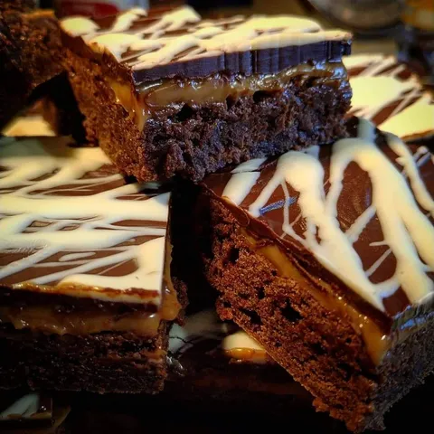 [homemade] Millionaire brownies!