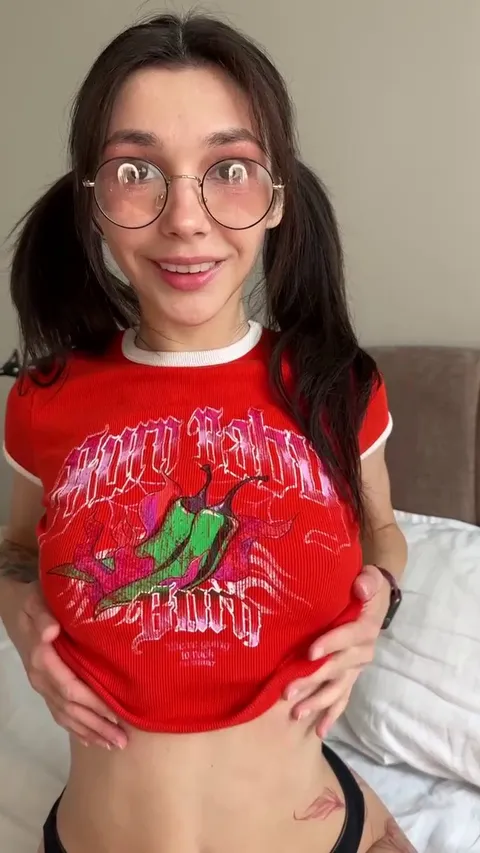 Share your opinion about girls with flat tits