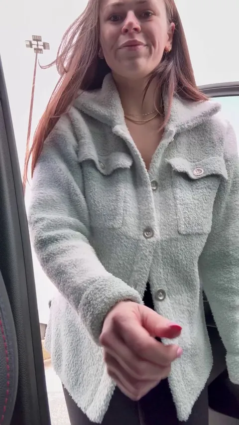 Can’t stop flashing my tits 🍒🫢