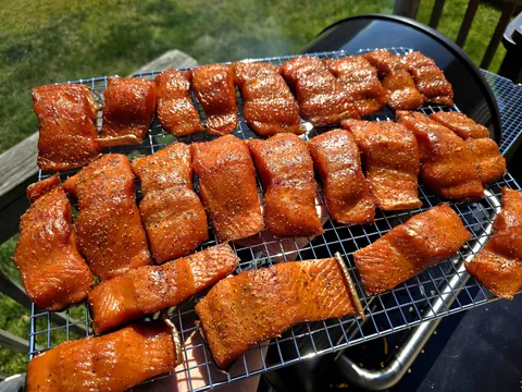 [Homemade] Garlic, Sriracha, and honey glazed smoked salmon.