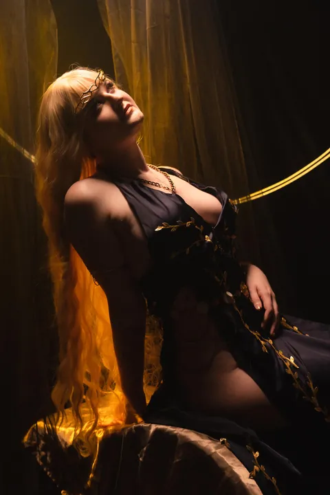 ITAP of a woman is cosplay [portrait]