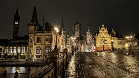 Does anyone else love night time walks in medieval towns?