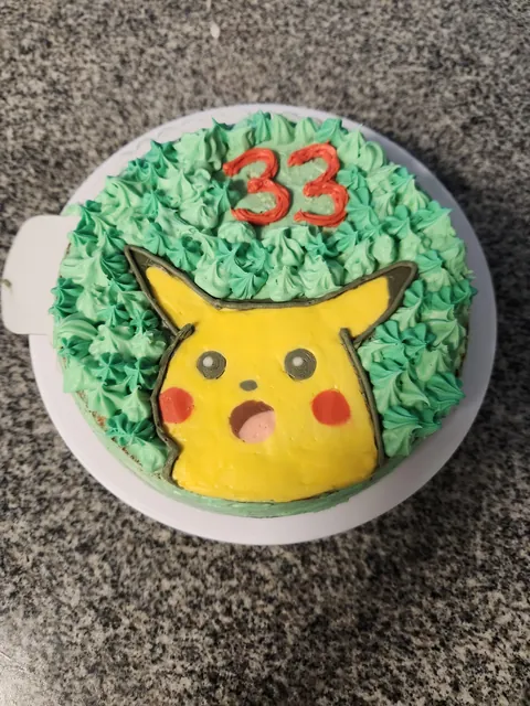 *attempted* my hubby's bday cake