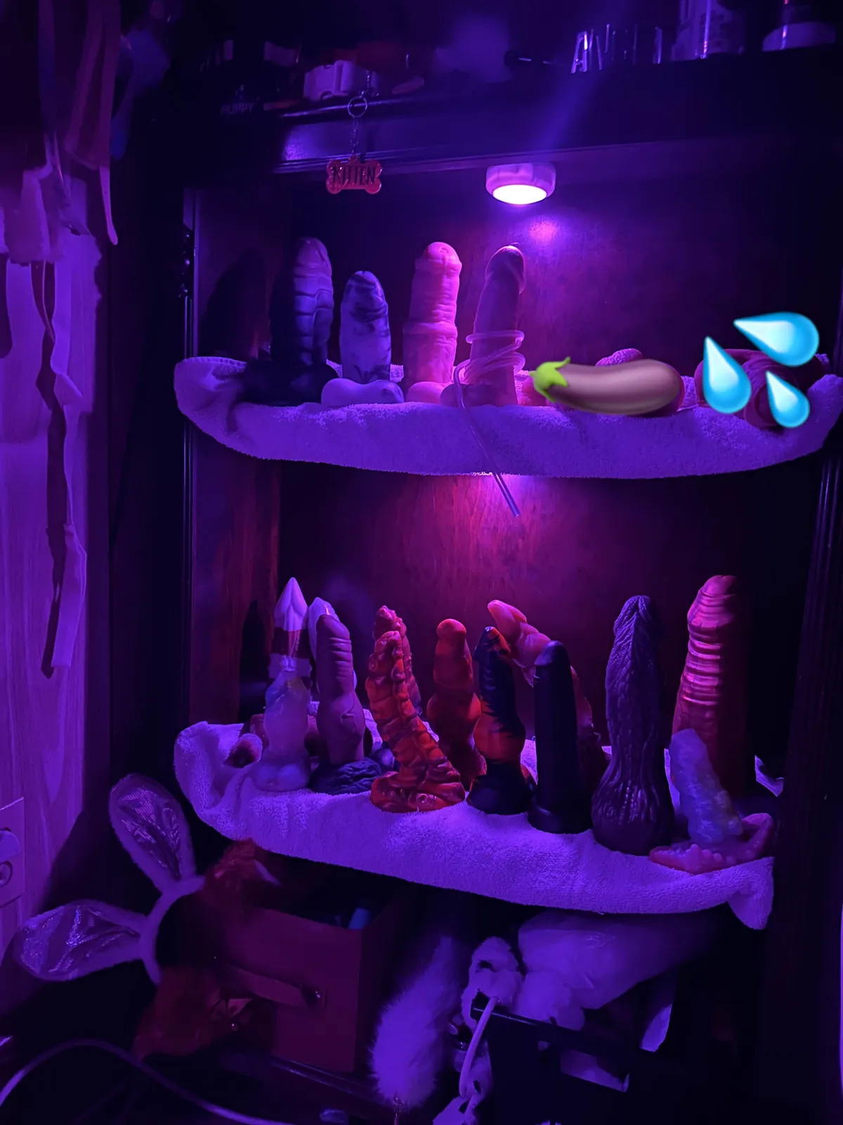 Shelf lighting to set the mood~