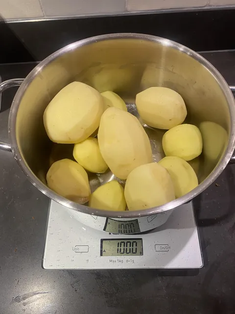My wife asked me to peel 1 kg of potatoes.