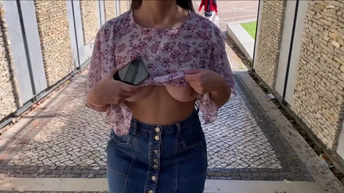 I like flashing my tits outside