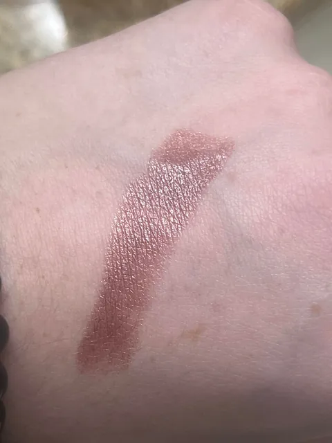 hep me find my late grandma’s lipstick shade?