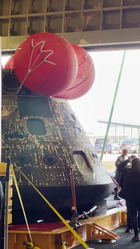 A little closer look at the Orion capsule. Sills to come later today.