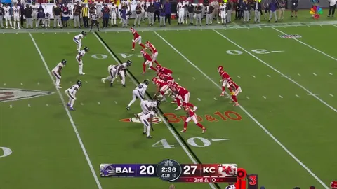 [Highlight] Mahomes catches his own pass to prevent the game-changing INT