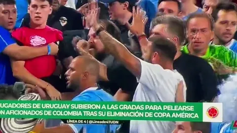 Clearer footage of Darwin Nuñez's fistfight with Colombian fans in the stands, who allegedly began harassing his family members in attendance