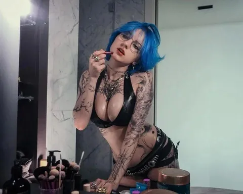 We can quit!! Stay strong… it’s… not that hard…