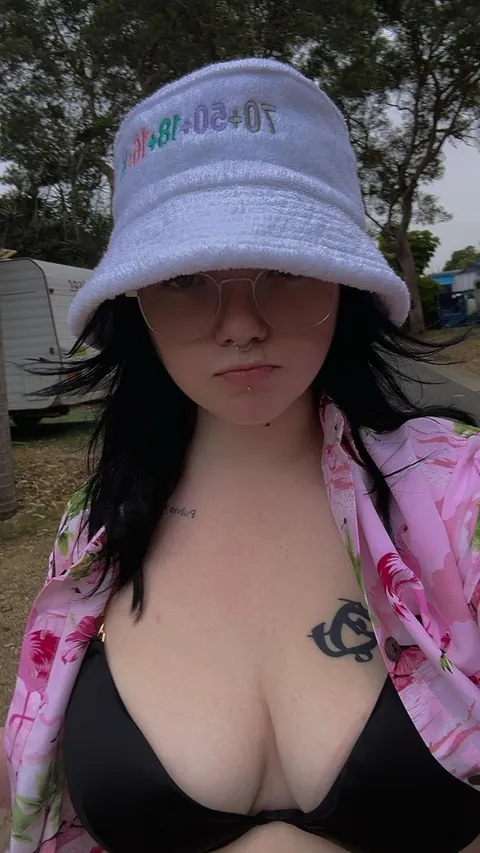 20, homeless, bored as hell