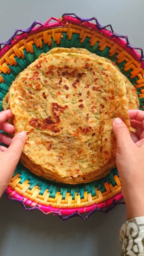 [Homemade] Cheesy Potato Flatbreads – Soft, buttery, and loaded with fresh herbs