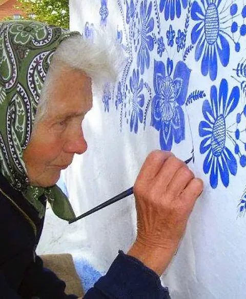 90 years old Agnes Kasparkova turns her small village into an art gallery