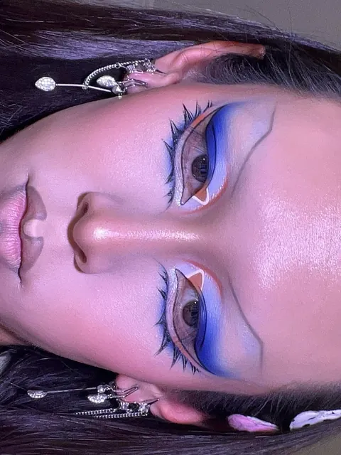 Makeup look based on the moustached kingfisher xx