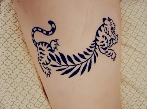 My first tattoo is one week old today! Meet Géraawwrrd, by devaclaws (Germany).