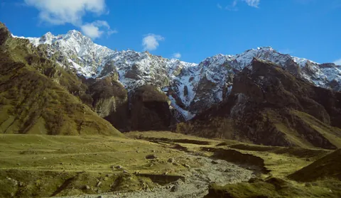 Caucasus Mountains, Georgia [OC] [5497x3191]