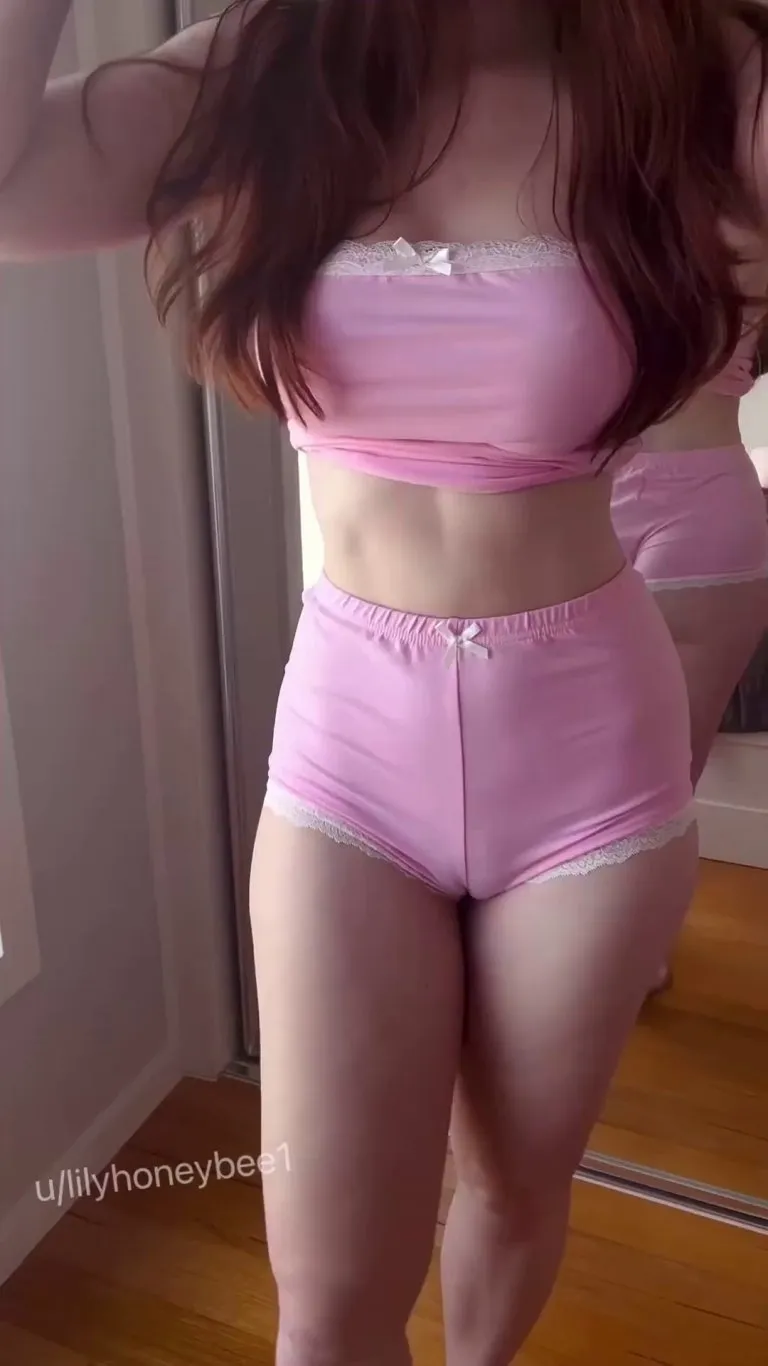 This redhead is built to take every drop