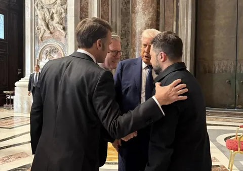 Zelensky Macron Starmer trump meet at St Peter’s