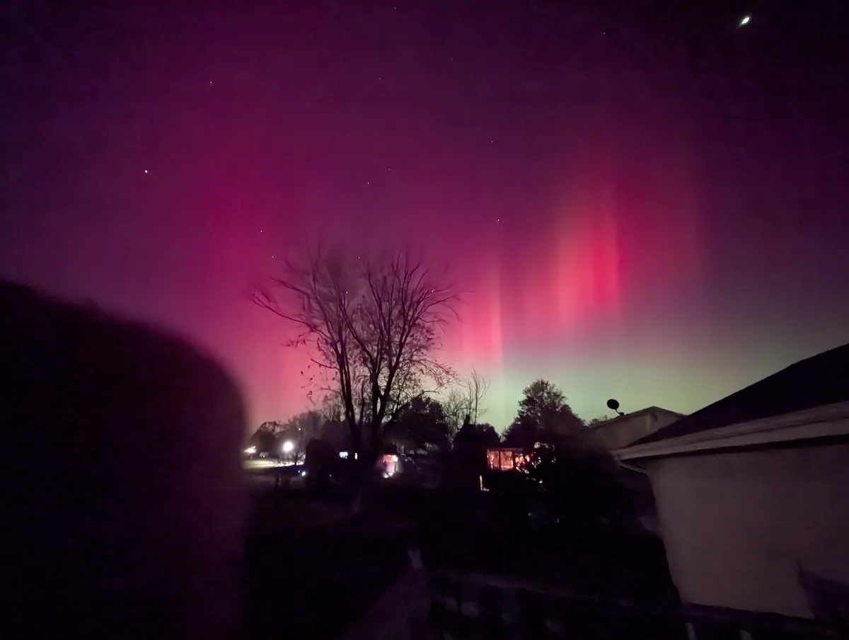 Aurora Borealis is visible in Iowa right now. This is the first time I've seen it.