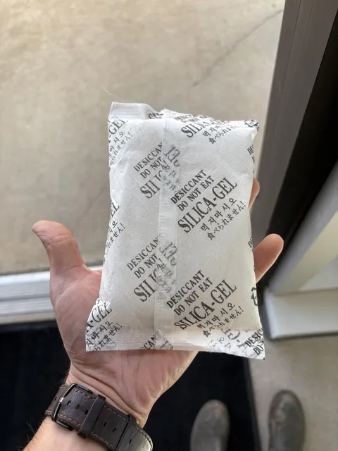 This is the largest desiccant package I’ve ever seen.