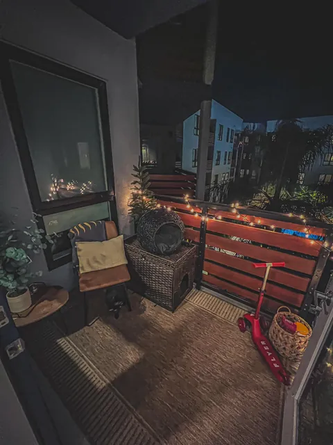 My small cozy apartment of 3 years. Moving soon, gonna miss this place.  (OC)
