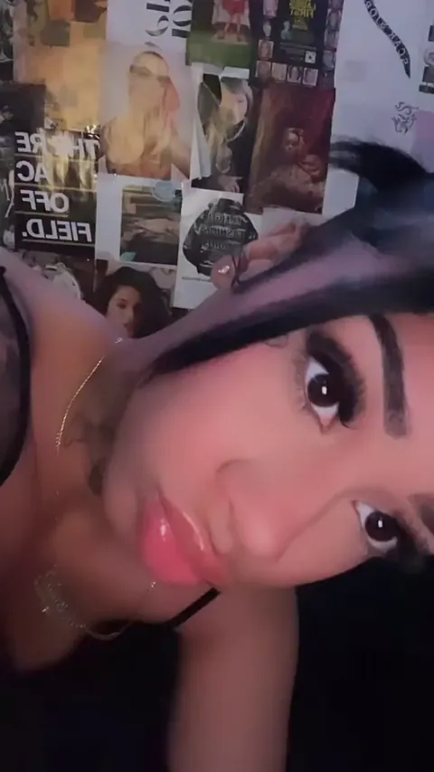 wish she made customs 💔