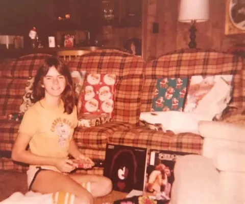 That’s a lot of ‘70s in one pic!