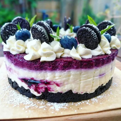 [Homemade]Oreo and blueberry cheesecake