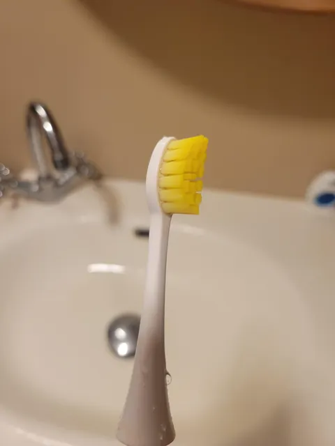 There was fresh turmeric in my dinner, my toothbrush turned yellow