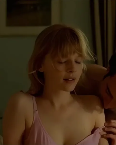 Clemence Poesy's supreme supine plots in Olga's Summer (FR-2002)