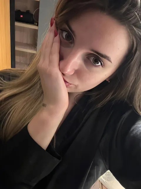 write down your age if you want a pic to jerk off (might delete this later)