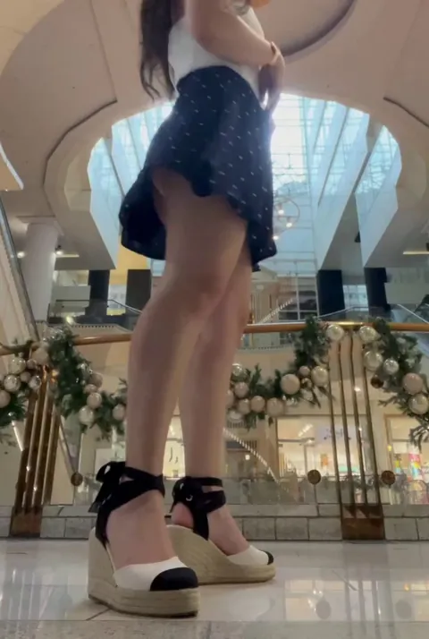 The only correct way to go shopping 😈