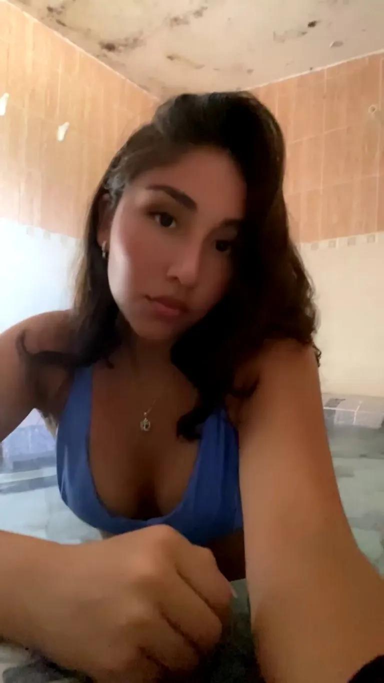 You, me, some water... and a whole lot of my messy Spanish moans. You ready for that, daddy? 😈💦