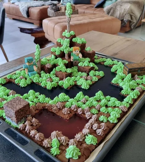 Thought you’d all like this cake my mom made