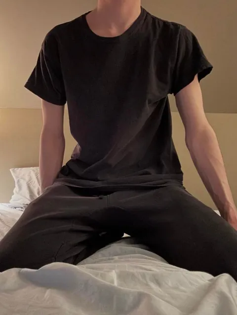 Swipe to undress me 😁