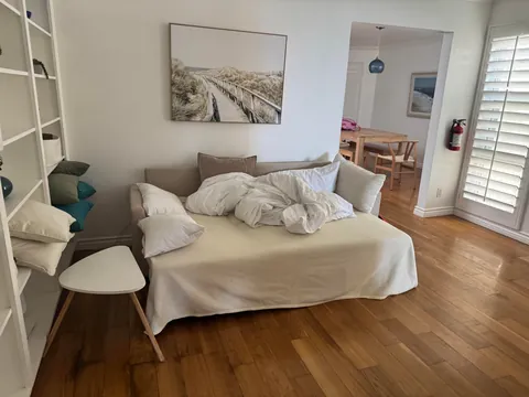 5pm check in at our Airbnb and it was still dirty when we arrived