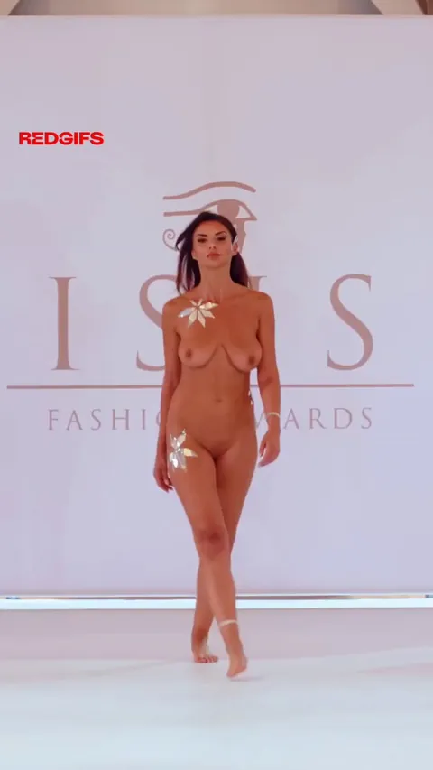 Raunchy Runway!
