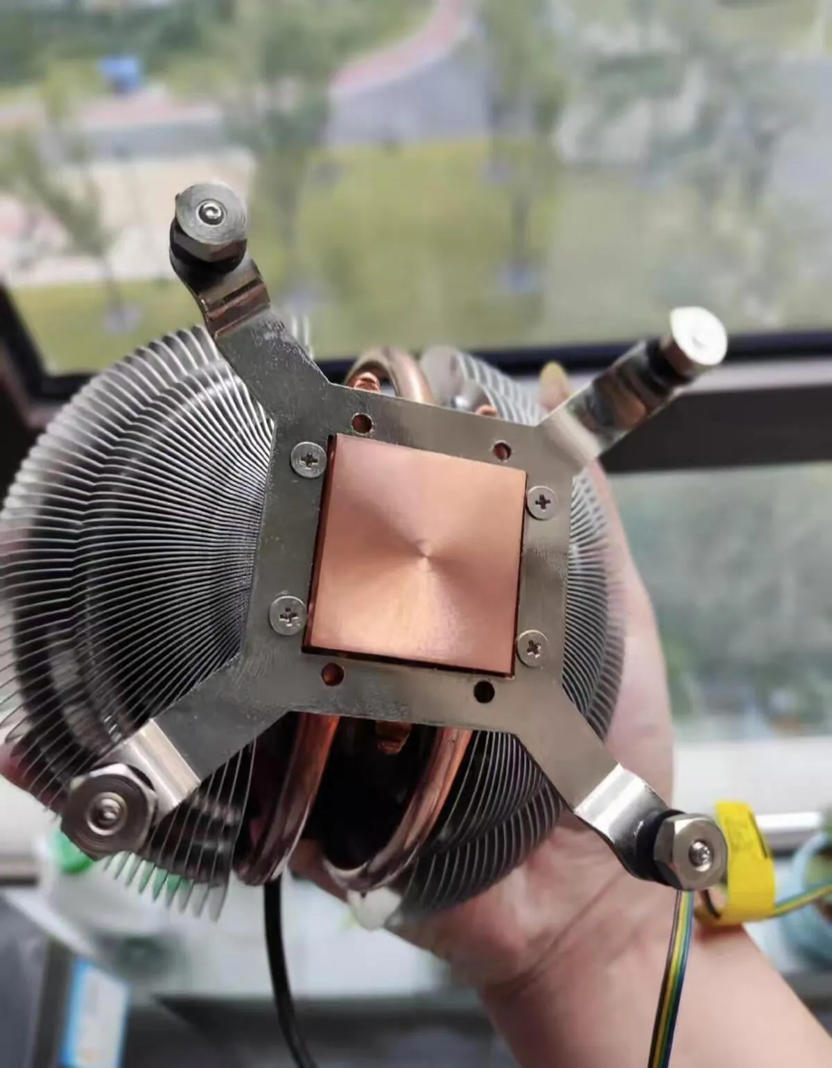 The old CPU cooler I just replaced   it’s really rare to see this kind of design nowadays