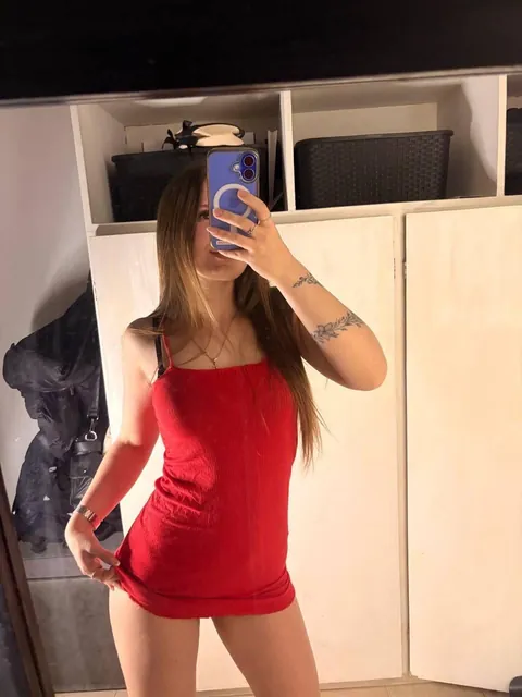 The red dress didn’t stand a chance [F]